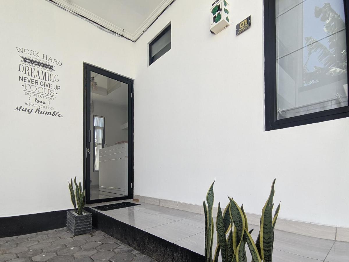 Reddoorz Syariah Near Jalan Caman Raya Bekasi Hotel Exterior foto